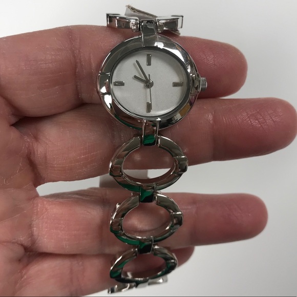 NWT AVON Silvertone Circle Watch - Picture 1 of 7